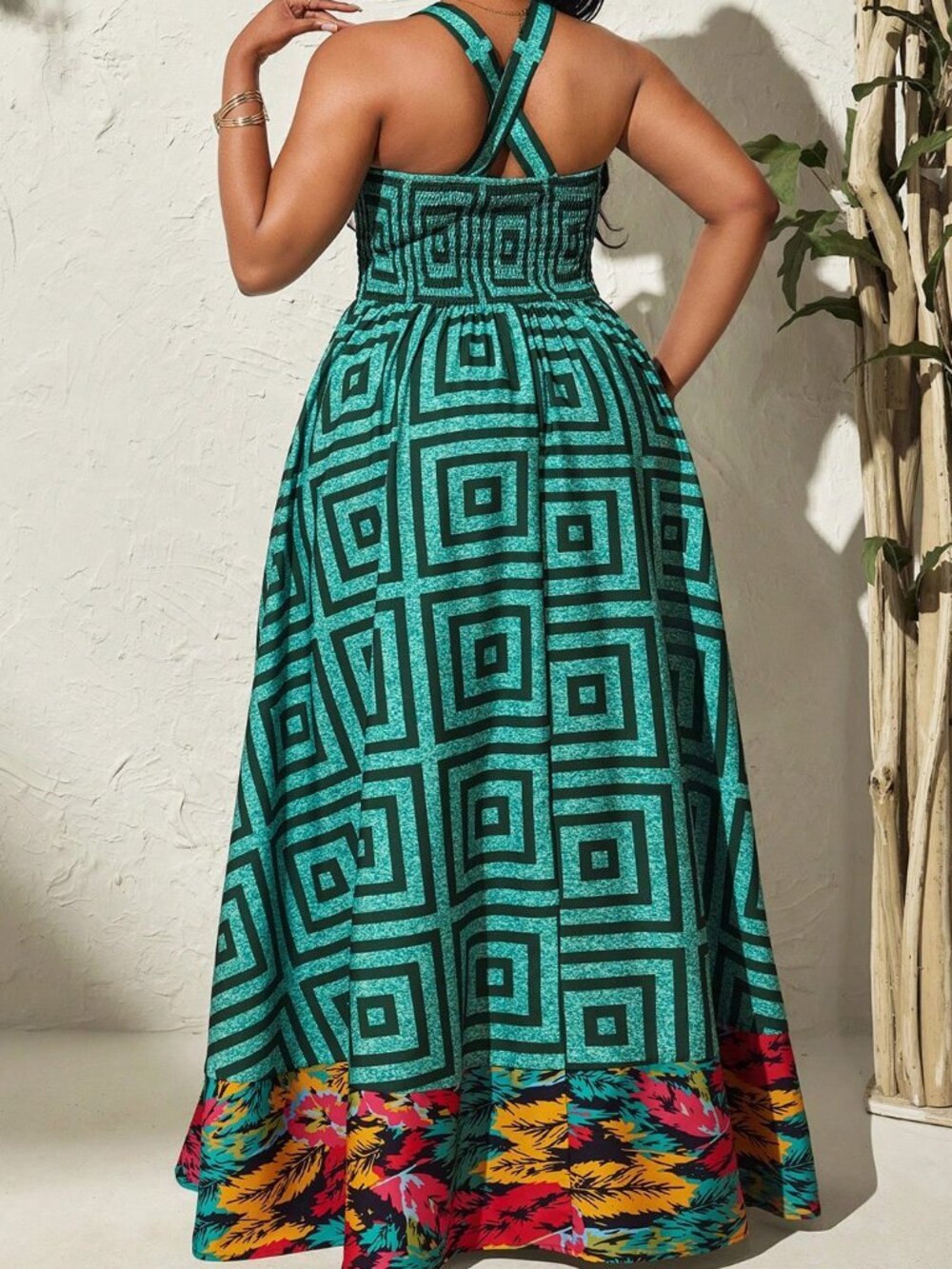 Green Boho Women's Plus Size Geometric Tropical Print V-Neck Pleated Dress - Picture 2 of 7